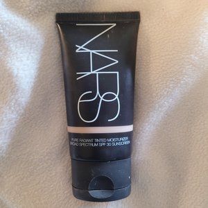 Pure Radiant Tinted Moisturizer Broad Spectrum SPF 30